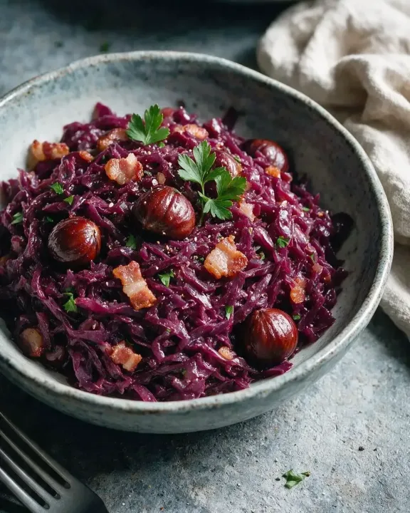 Rotkohl mit Kastanien (KI-Illustration)